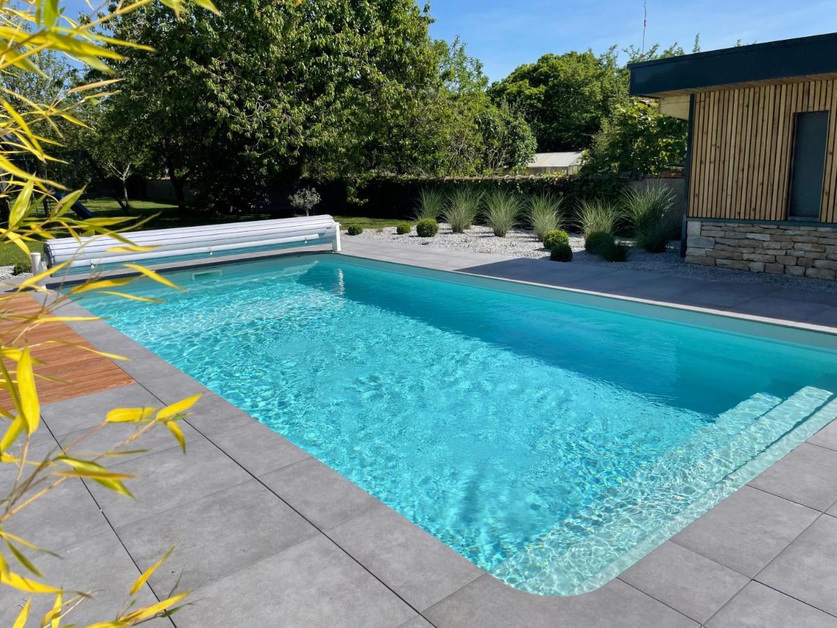 Appart-Hotel N 3 Avec Terrasse, Piscine, Petit-Dejeuner Et Parking Prive Chouzelot Exterior photo